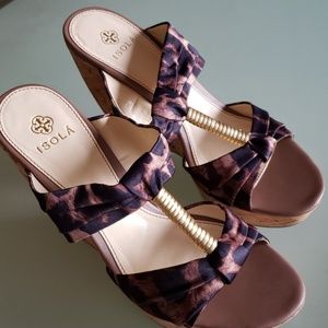 Excellent Condition Isola Oma Beige Leopard Sz 7.5